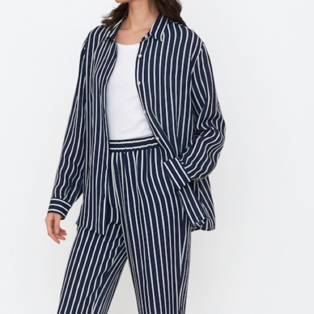 Kule The Silk Ponza Shirt in Navy & Cream Stripes - Size Small
